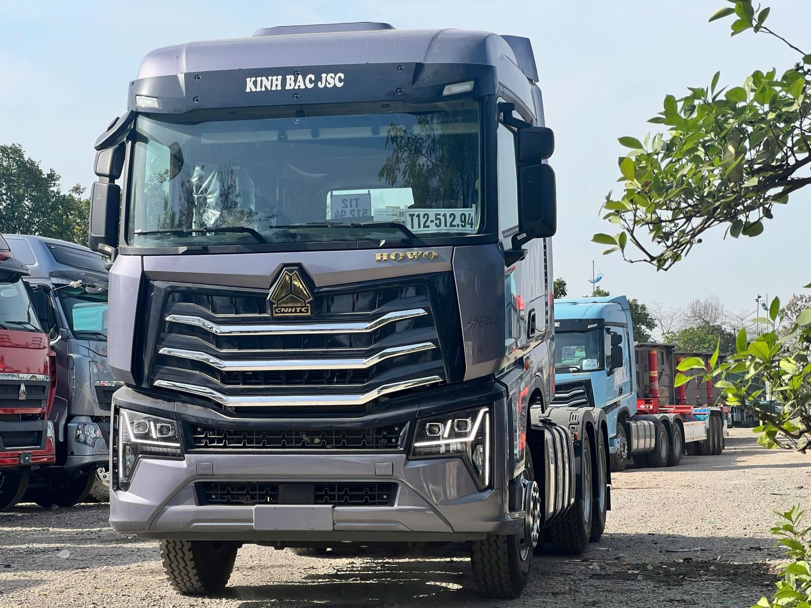 Xe đầu kéo Howo Max 460HP Cầu dầu nội thất